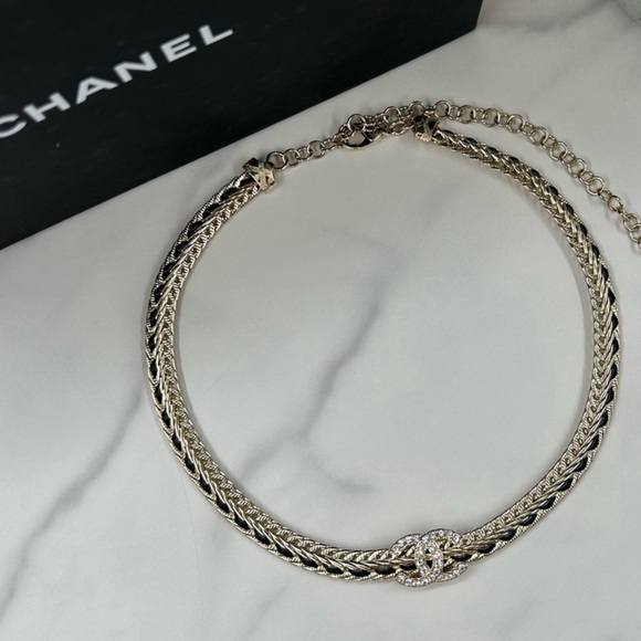 Authentic Chanel crystal CC necklace - Picture 6 of 14